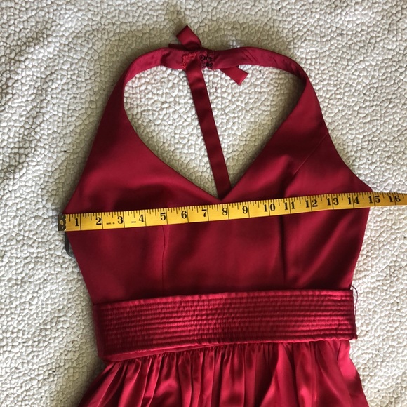 Vera Wang White V neck halter gown with sash, 2 pockets, bows - Picture 9 of 16